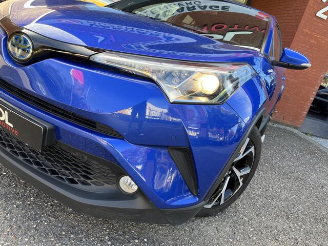 Toyota C-HR 1.8 Hybrid Style // DODEHOEK // KEYLESS // CAMERA+SENSOREN // ADAPT. CRUISE // Intelligent Park Assist // TREKHAAK //