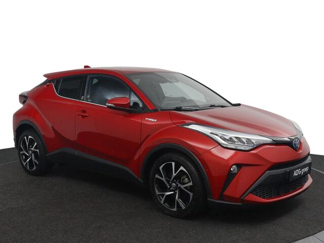 Toyota C-HR 1.8 Hybrid First Edition | Stuurwiel Verwarming | Parkeersensoren Voor + Achter | Navigatiesysteem |
