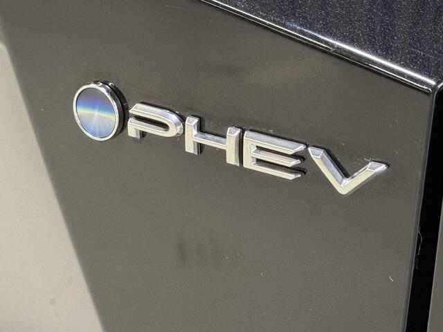 Toyota C-HR 2.0 Plug-in Hybrid 220 Dynamic | trekhaak afneembaar | LED | Dodehoeksensor | Carplay | Stoel/stuur verw. |