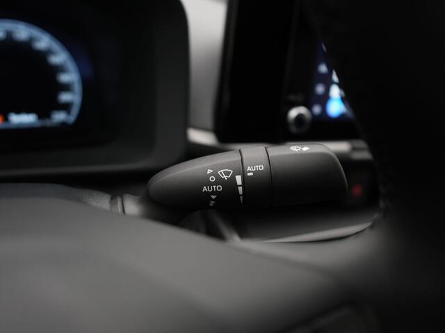 Toyota C-HR 2.0 Plug-in Hybrid 220 Active Nu inclusief ¤ 3500,- inruilpremie! Direct leverbaar!