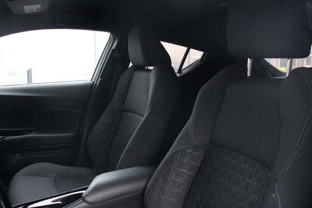 Toyota C-HR 2.0 Hybrid Bi-Tone