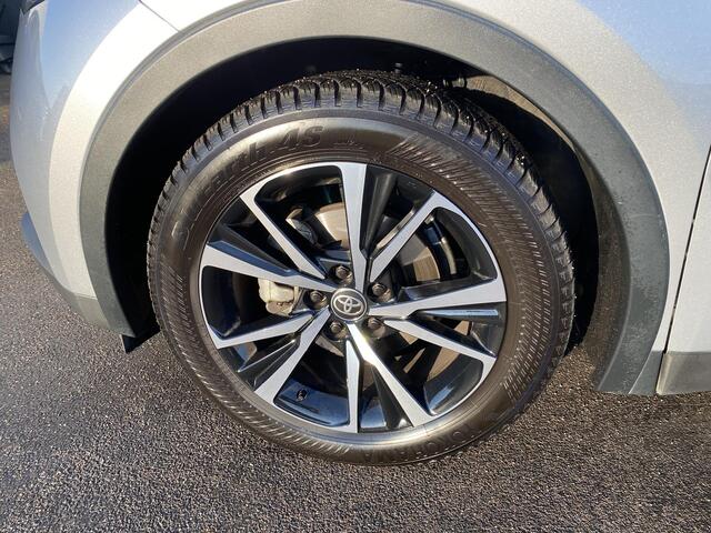 Toyota C-HR 1.8 Hybrid 140 Dynamic Nieuw geleverd! incl. o.a.: AppleCarPlay/AndroidAuto, Dode hoek detectie, PArkeerhulp camera incl sensoren, LM velgen, Adaptieve Cruise Control, Clima Control