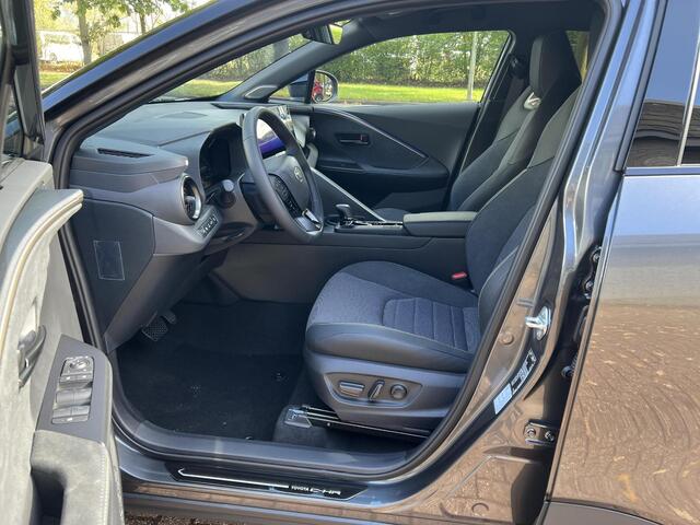 Toyota C-HR 2.0 Plug-in Hybrid 220 Executive