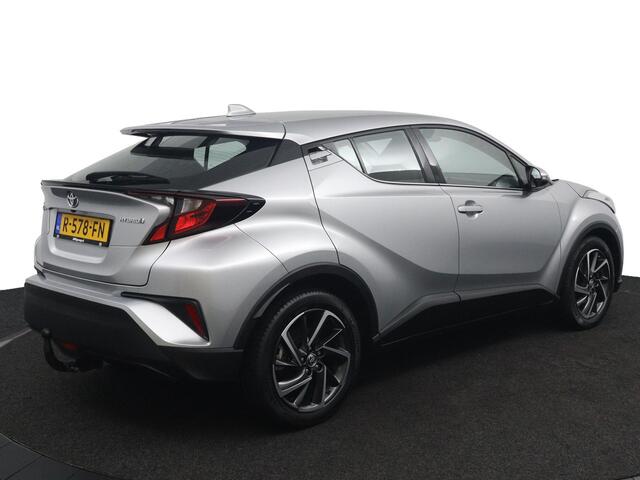 Toyota C-HR 1.8 Hybrid Dynamic | Trekhaak | Navigatie | Keyless Entry |