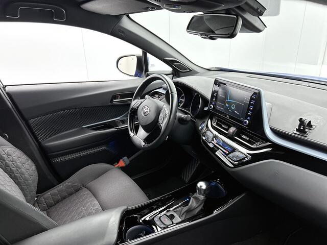 Toyota C-HR 1.8 Hybrid First Edition | Trekhaak | Stoelverwarming | Full map navigatie | Climate control |