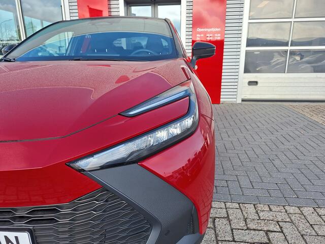 Toyota C-HR 1.8 Hybrid 140 Dynamic Bi-Tone met winterpack