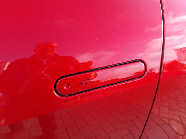 Toyota C-HR 1.8 Hybrid 140 Dynamic Bi-Tone met winterpack