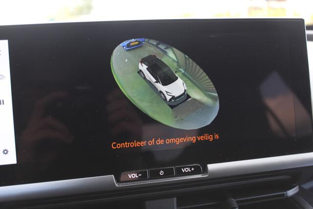 Toyota C-HR 1.8 Hybrid 140 First Edition Bi-tone | Rijklaar | Keyless | 360 Camera | Navi | Apple/Android | El. achterklep | Sensoren v+a | NL-auto