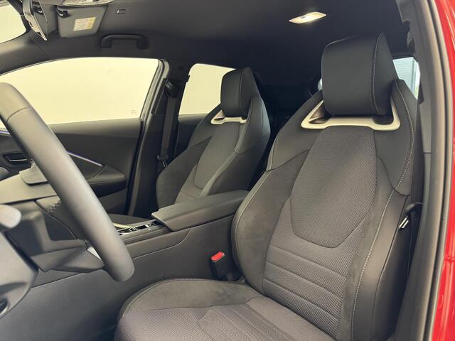 Toyota C-HR 1.8 Hybrid 140 Executive | JBL-audio | PDC rondom | Bi-tone |