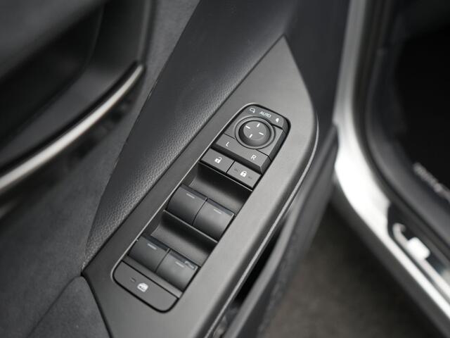 Toyota C-HR 2.0 Plug-in Hybrid 220 Executive | Nu Beschikbaar met 3500 euro inruilvoordeel |