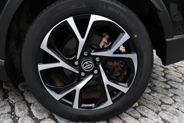 Toyota C-HR 1.8 Hybrid Style Ultimate, Keyless Entry, JBL Audio, Achterruitrijcamera, Cruise control