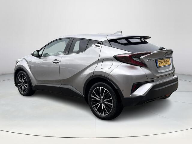 Toyota C-HR 1.8 Hybrid Executive **NAVIGATIE/ DODEHOEK DETECTIE/ STOEL EN STUURWIELVERWARMING/ GARANTIE**