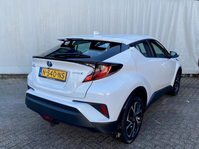 Toyota C-HR 1.8 Hybrid Dynamic / Trekhk / Navi.