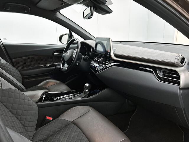 Toyota C-HR 1.8 Hybrid Executive | LED V+A | Stoelverwarming | Cruise control | 18'' LM velgen |