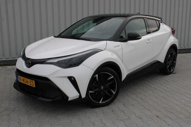 Toyota C-HR 1.8 Hybrid GR-Sport 2-Tone | Incl. 12 maanden garantie | Apple Carplay | Sport zetels | Stoelverwarming | JBL audio | Achteruitrijcamera | Adaptieve cruise control | Dodehoekdetectie | Parkeerhulp |