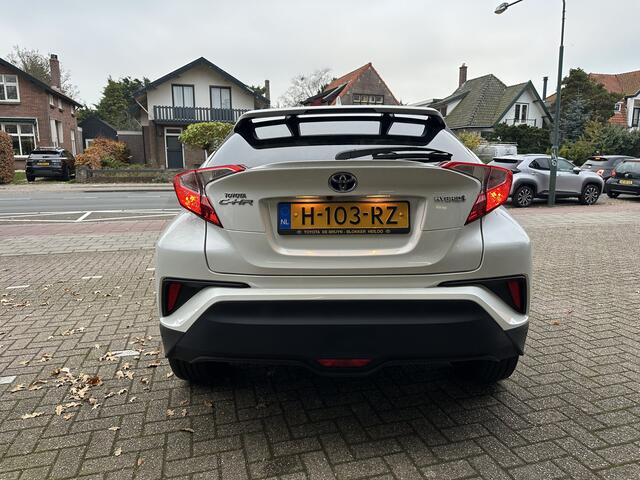 Toyota C-HR 1.8 Hybrid Style Pearl White