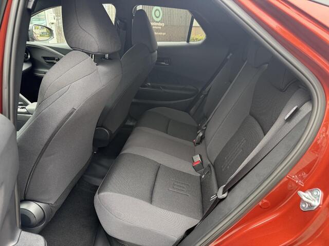 Toyota C-HR 2.0 Plug-in Hybrid 220 Dynamic **STOEL EN STUURWIELVERWARMING/ DODEHOEK DETECTIE/ PARKEERSENSOREN/ KEYLESS**