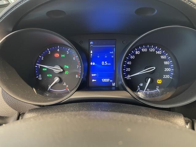 Toyota C-HR 1.2 Bi-Tone | Trekgewicht 1.300 kg | Parkeersensoren voor en achter | Achteruitrijcamera |