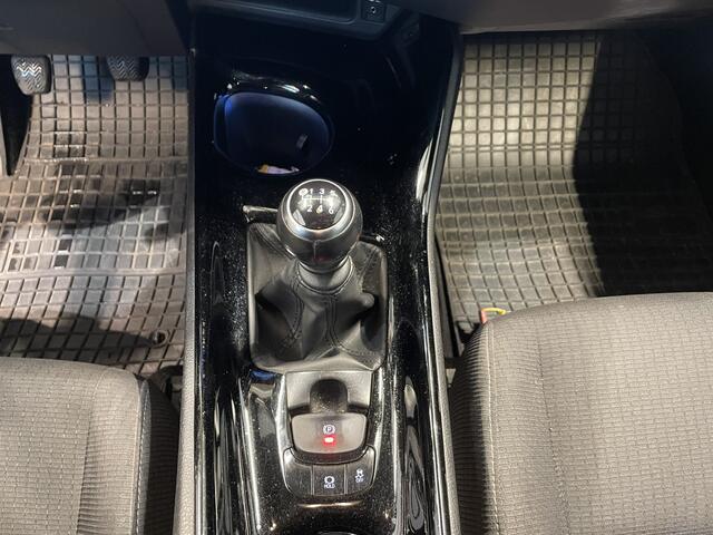 Toyota C-HR 1.2 Bi-Tone | Trekgewicht 1.300 kg | Parkeersensoren voor en achter | Achteruitrijcamera |