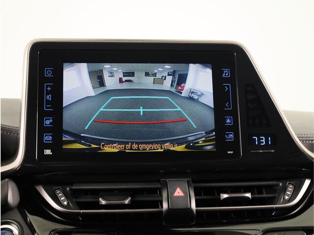 Toyota C-HR 1.8 Hybrid Style Ultimate | NL-Auto | Lederen bekleding | Stoelverwarming voor-en achter | JBL Premium Audio |