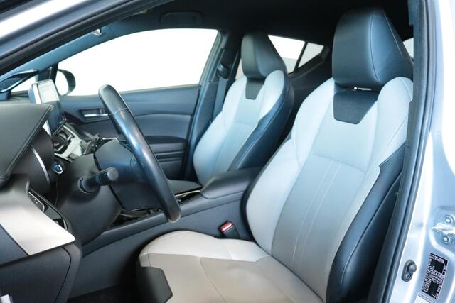 Toyota C-HR 1.8 Hybrid Bi-Tone Limited, Leder, Navi, JBL Stoelverwarming, Navigatie, BSM, Keyless Entry / start, Parkeercamera