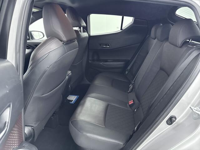 Toyota C-HR 1.8 Hybrid Executive | Afneembare trekhaak | Stoelverwarming | Navigatie |