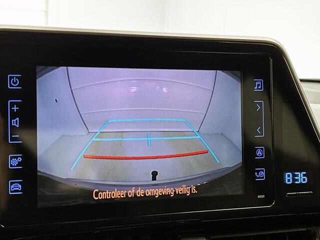 Toyota C-HR 1.8 Hybrid Executive | Trekhaak | Navigatie | Stoelverwarming | Full LED | PDC voor en achter |