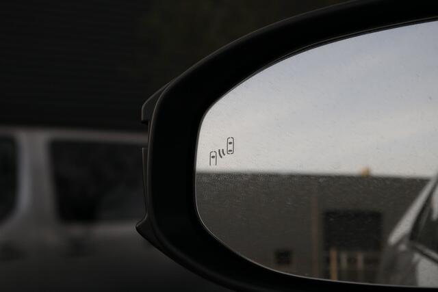 Toyota C-HR 1.8 Hybrid 140 First Edition | Apple Carplay | Toyota Safety Sense | Achteruitrijcamera |