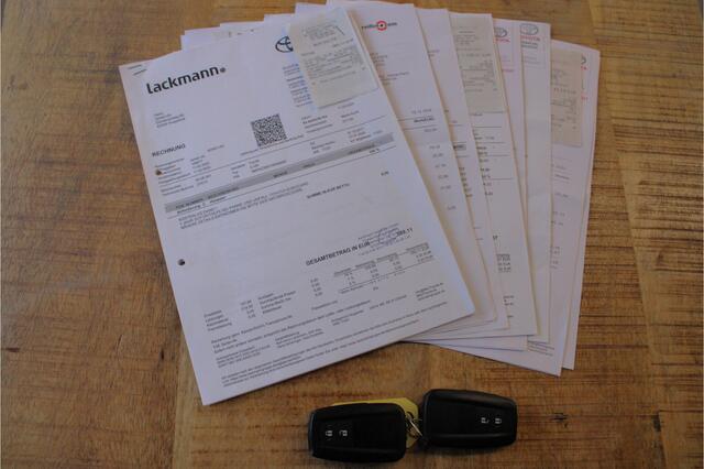 Toyota C-HR 1.8 Hybrid Style |navigatie|dealer onderhouden|BSM|parkeersensoren|stuurwiel verwarming|camera|