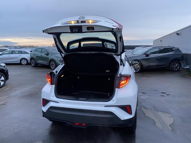 Toyota C-HR 1.8 Hybrid Active Apple CarPlay/Android Auto Navigatie, achteruitrij camera, keyless, adaptieve cruise control