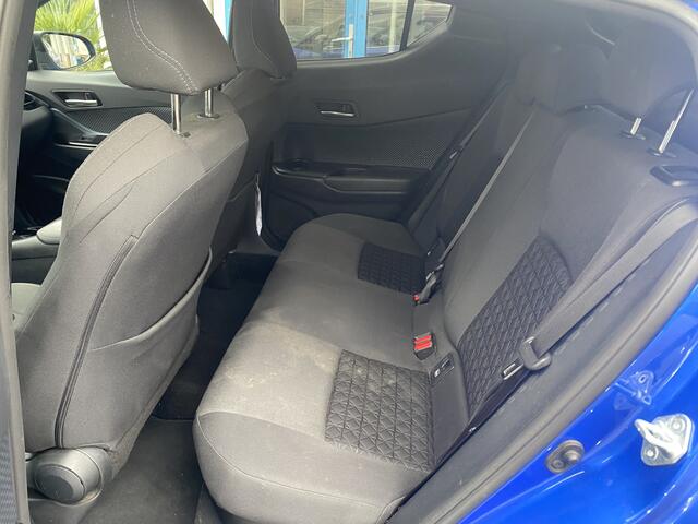 Toyota C-HR 1.8 Hybrid Style Bi-Tone BSM Apple CarPlay JBL