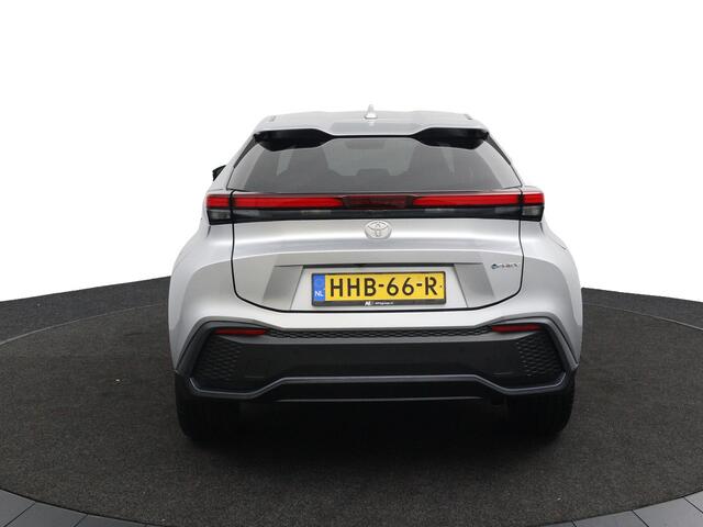 Toyota C-HR 2.0 Plug-in Hybrid 220 Dynamic | 65 KM Elektrische Range | Stoelverwarming | Led Verlichting | Stuurverwarming |