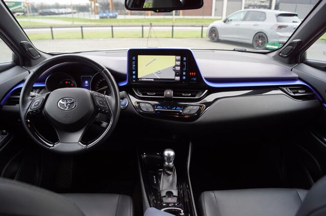 Toyota C-HR 1.8 Hybrid Executive / Bi-Color / Leer /Navi / Camera / JBL/ 18 Inch LM / Stoelverwarming