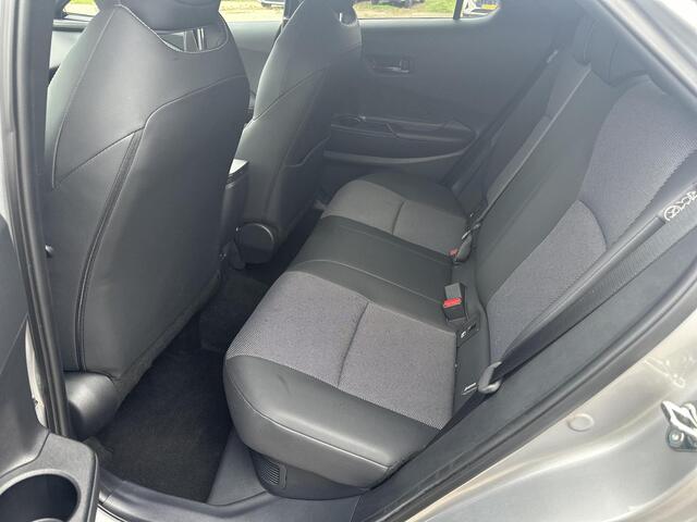 Toyota C-HR 2.0 Hybrid 200 Executive | Stoel- + stuurverwarming | Navigatie | Electrische achterklep | Dode hoek waarschuwing |