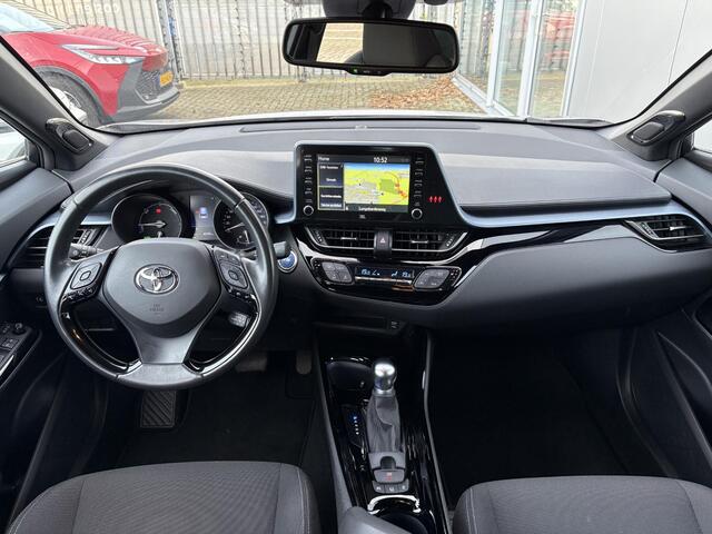 Toyota C-HR 1.8 Hybrid First Edition **NAVIGATIE/ TREKHAAK/ DODEHOEK DETECTIE/ STOELVERWARMING/ 36 MAANDEN GARANTIE**