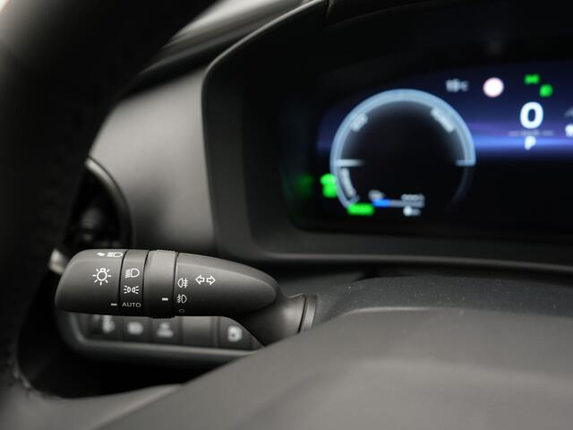 Toyota C-HR 2.0 Plug-in Hybrid 220 Dynamic Nu met ¤ 2.750,- voordeel