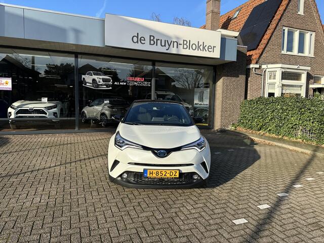 Toyota C-HR 1.8 Hybrid Style Ultimate 1e eigenaar / slechts 7.453 km! / altijd binnen gestaan in verwarmde garage!