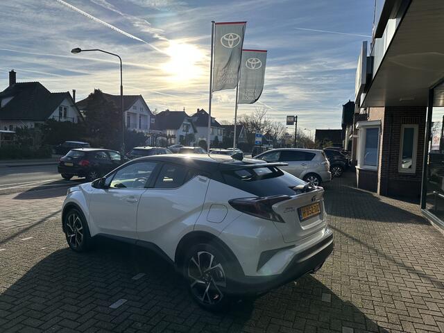 Toyota C-HR 1.8 Hybrid Style Ultimate 1e eigenaar / slechts 7.453 km! / altijd binnen gestaan in verwarmde garage!