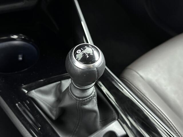 Toyota C-HR 1.2 Executive NL-Auto | Climate Control | Cruise Control Adaptive | Stoelverwarming | Lage KM! |