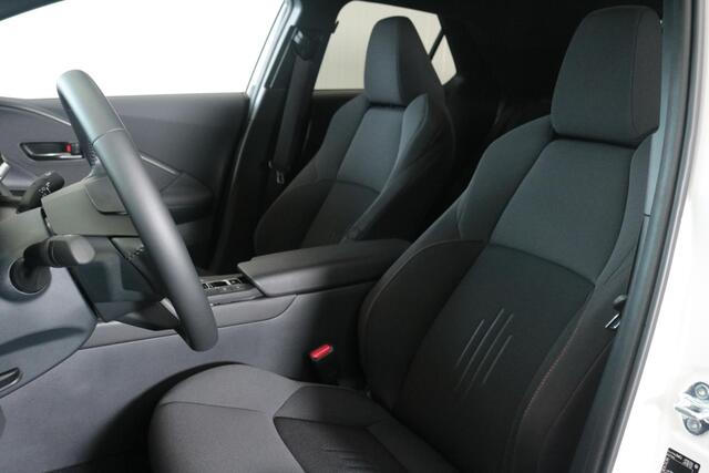 Toyota C-HR 2.0 Plug-in Hybrid 220 Dynamic Limit, Groot scherm