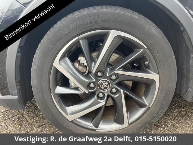 Toyota C-HR 1.8 Hybrid Dynamic | Navigatie | Parkeersensoren | Dealer onderhouden |