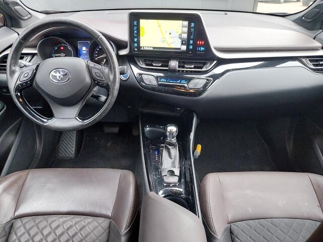 Toyota C-HR 1.8 Hybrid Executive ADAPT CRUISE CAMERA JBL SOUND HALF LEER PARK ASSIST LED NAVI ECC