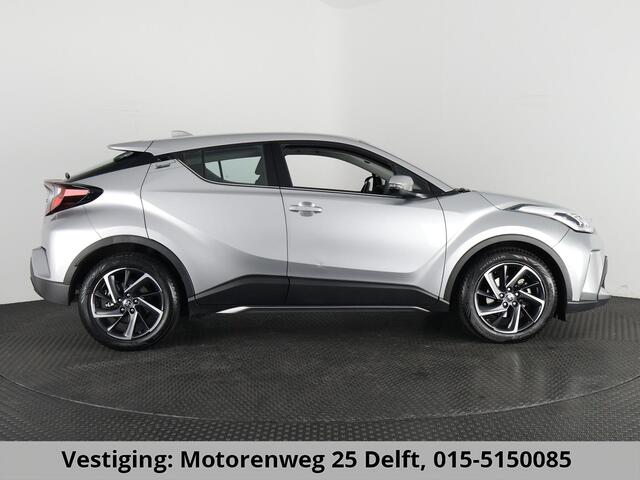 Toyota C-HR 2.0 HYBRIDE DYNAMIC BIJNA 2023 GARANTIE 11-2032 NAVI. HALF LEDER. 182 PK. PDC V+A.CAMERA. ADAPTIVE CRUISE