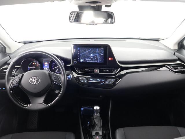 Toyota C-HR 2.0 HYBRIDE DYNAMIC BIJNA 2023 GARANTIE 11-2032 NAVI. HALF LEDER. 182 PK. PDC V+A.CAMERA. ADAPTIVE CRUISE
