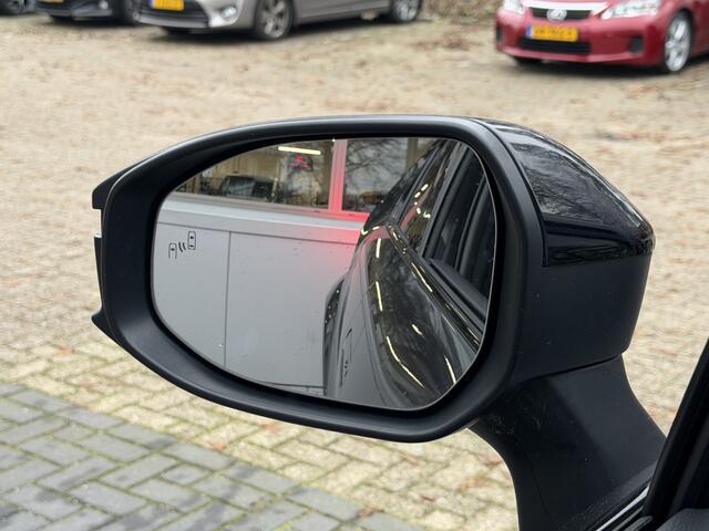 Toyota C-HR 2.0 Plug-in Hybrid 220 Dynamic Dodehoekdetectie, Navigatie, Parkeersensoren V + A , All-in Rijklaarprijs