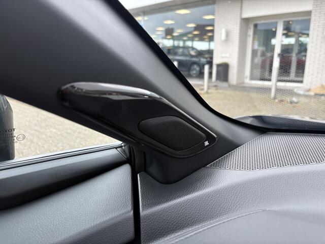 Toyota C-HR 1.8 Hybrid Business Plus | Trekhaak | Stoelverwarming | Sensoren