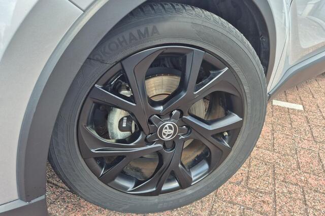 Toyota C-HR 1.8 Hybrid Style Keyless, adaptieve cruise control, achteruitrij camera, lage KM stand, automaat