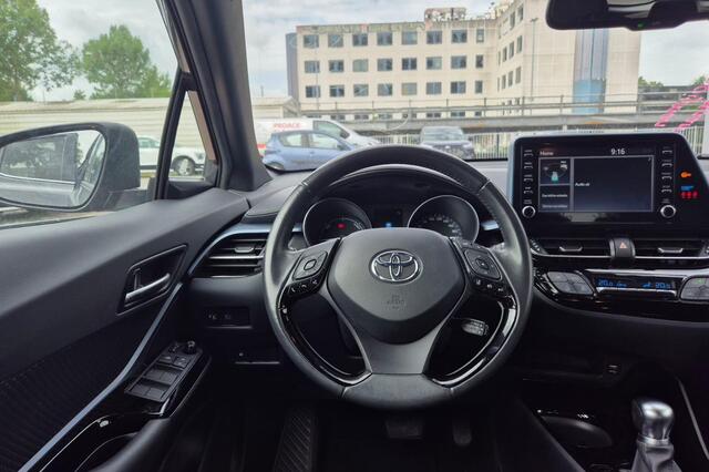 Toyota C-HR 1.8 Hybrid Dynamic Adaptieve cruise control, achteruitrij camera, keyless, navigatie Apple Carplay/Android Auto, parkeersensoren, automaat!