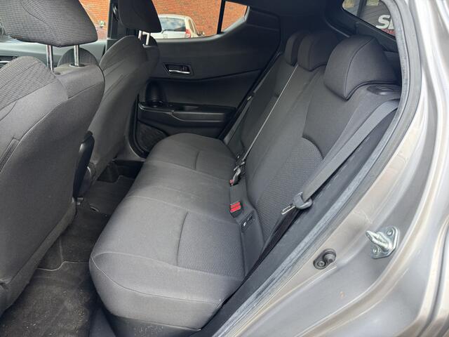 Toyota C-HR 1.8 Hybrid Style Ultimate // LED PAKKET // NAVI // CAMERA // CLIMA // ADAPTIVE CRUISE // STOEL + STUUR VERWARMING //