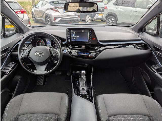 Toyota C-HR 1.8 Hybrid Dynamic | Trekhaak | ACC | PDC V+A | LED | BSM | Elek. inklapbare spiegels | 19" Lichtmetaal